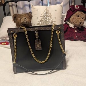 Louis Vuitton Nova MM,Elegant Black and Brown Shoulder Bag with Gold Chain